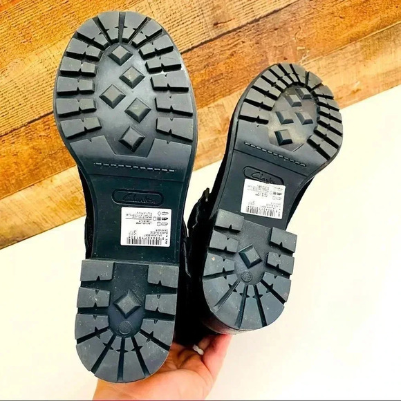 NWT Clarks Suede Lallana Beat Black Boots - Picture 8 of 10